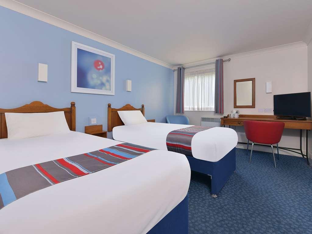 Travelodge Walton On Thames الغرفة الصورة