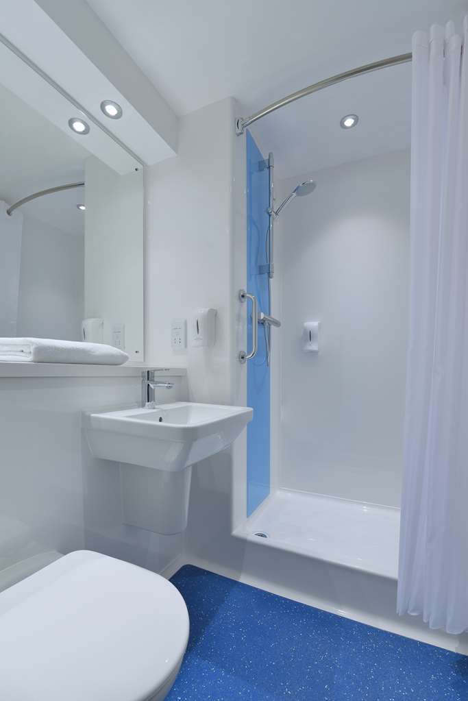 Travelodge Walton On Thames الغرفة الصورة