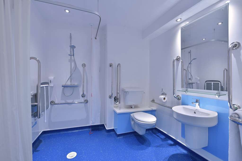 Travelodge Walton On Thames الغرفة الصورة